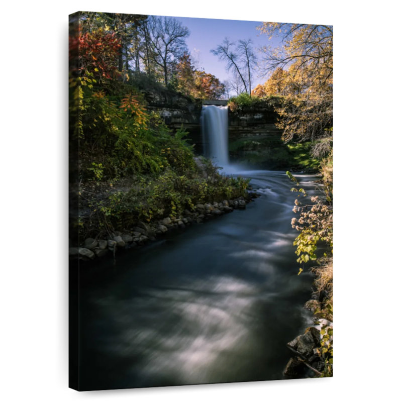 Alvord Minnehaha Falls en automne, H 51 po x l 34 po