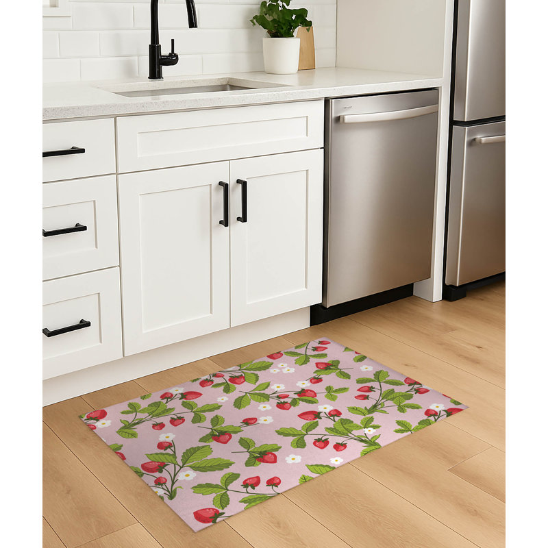 Tapis de cuisine anti-dérapant léger Strawberries, Rectangulaire 2 pi x 3 pi, Rose