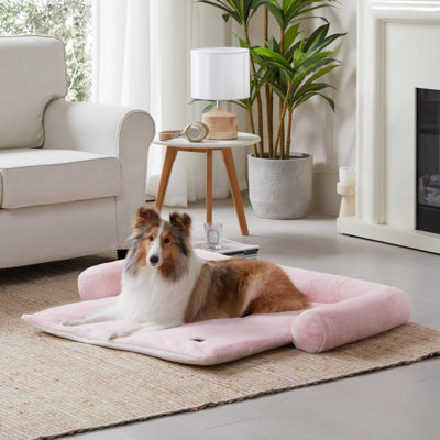 Dretha Faux Fur Pet Bed