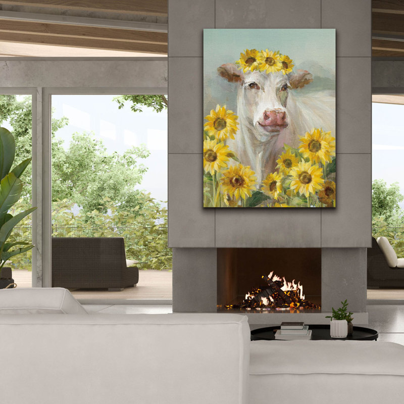 «A Cow In A Crown 2» par Danhui Nai, art mural sur toile, H 54 po x l 40 po