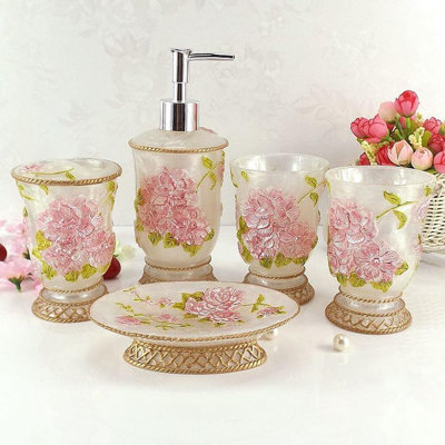 Retro Bathroom Accessories