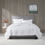 Couverture douce et confortable-114137478-114137476