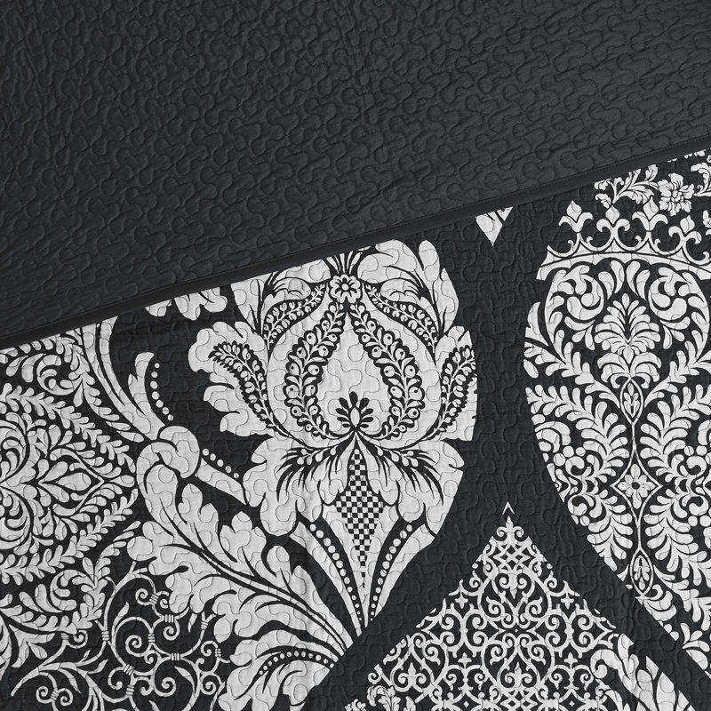Black and White Cotton Reversible Full Quilt Set