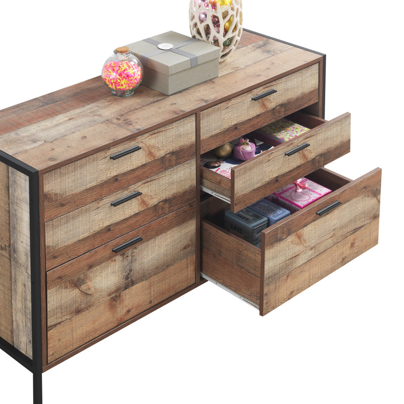 Saundra 124cm W 6 - Drawer Chest of Drawers