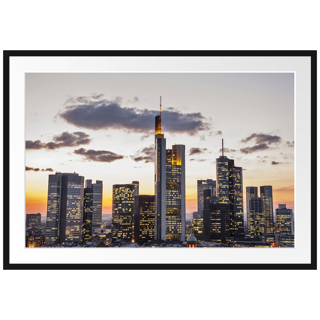 Wolkenkratzer bei Sonnenuntergang Gerahmter Kunstdruck Poster