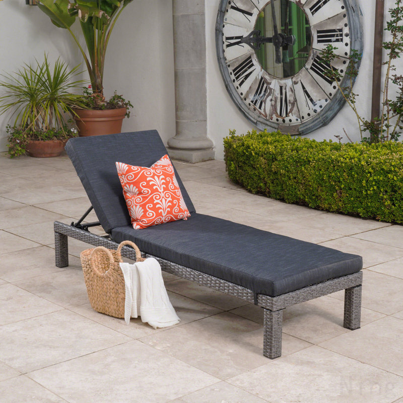 Chaise Lounge