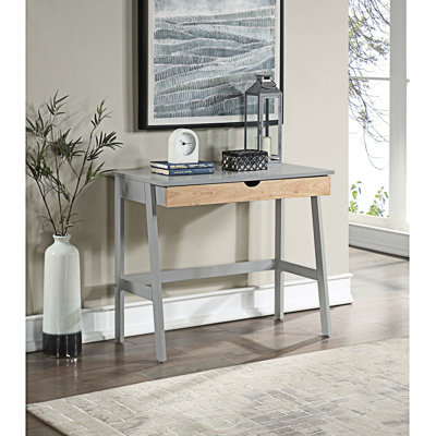 Bureau avec un tiroir spacieux