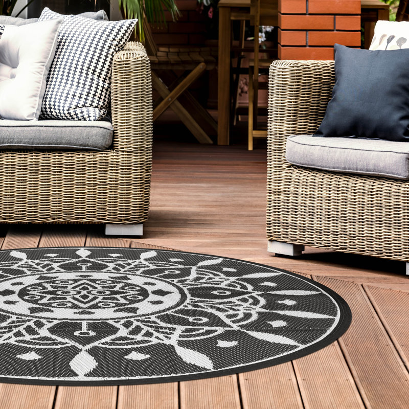 Mcnanna Indoor / Outdoor Rug