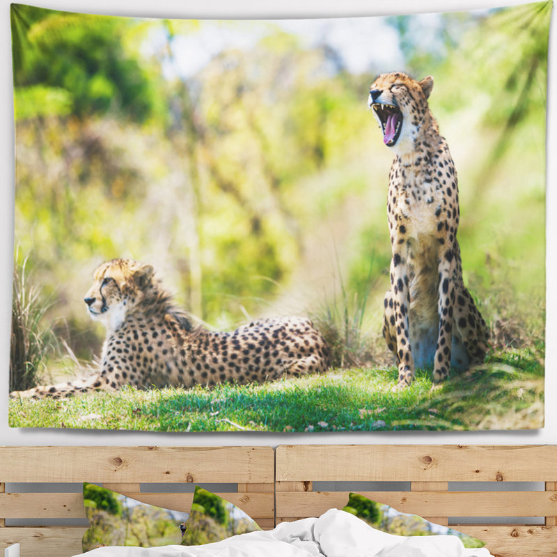 Tapisserie de l’herbe cheetahs de détente africaine, H 78 po x l 92 po