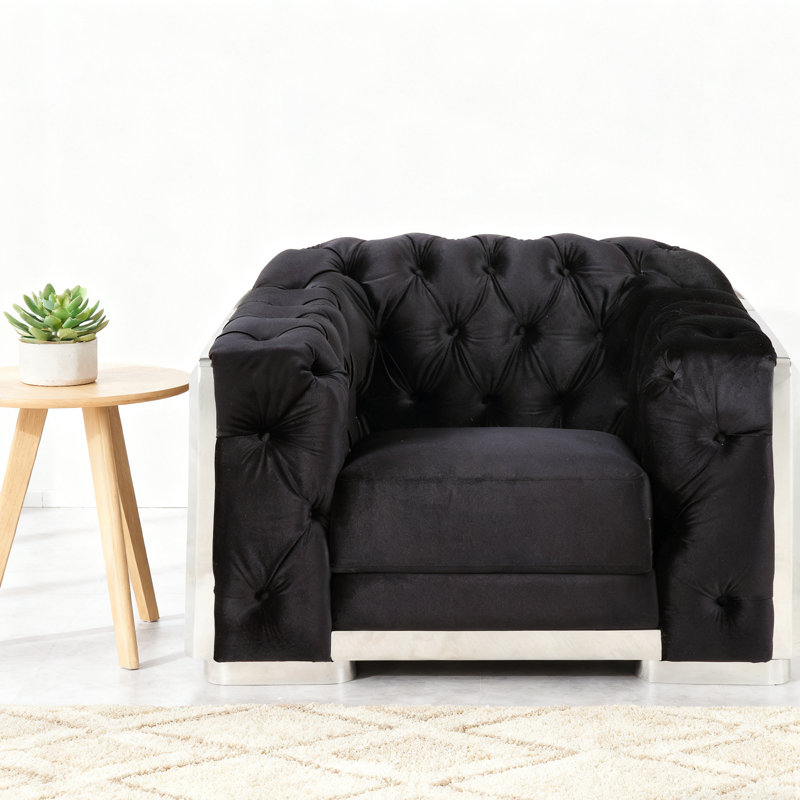 Chaise moderne en velours noir et finition chromée