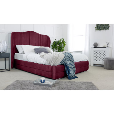 Justa Upholstered Bed