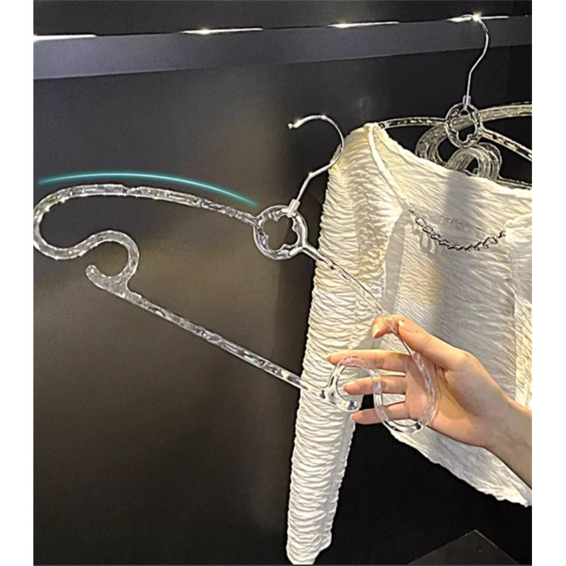 Cintre transparent, 15