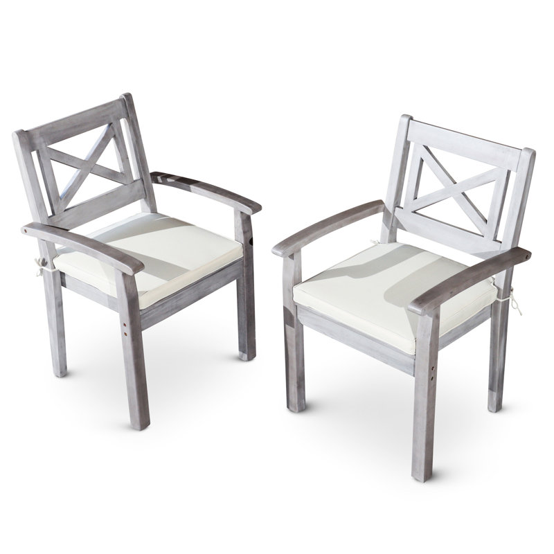 2 chaises de salle à manger d'extérieur en bois massif de couleur gris argenté pour un repas élégant en 2 avec un confort d'assise large