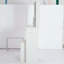 Petit meuble-lavabo de bureau avec tiroir à gauche avec petit espace + tabouret rembourré, très grand miroir coulissant à droite, rangement multicouche à grande capacité, commode pratique et pratique, convient aux petits espaces