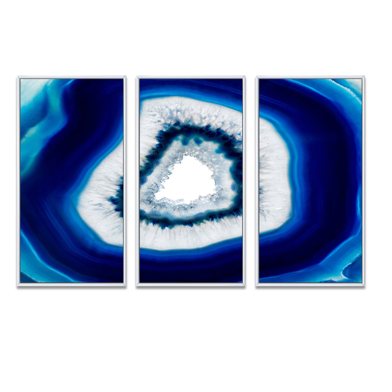 «Slice Of Blue Agate Crystal», ensemble de 3 toiles encadrées, H 28 po x l 36 po x P 1 po, Blanc