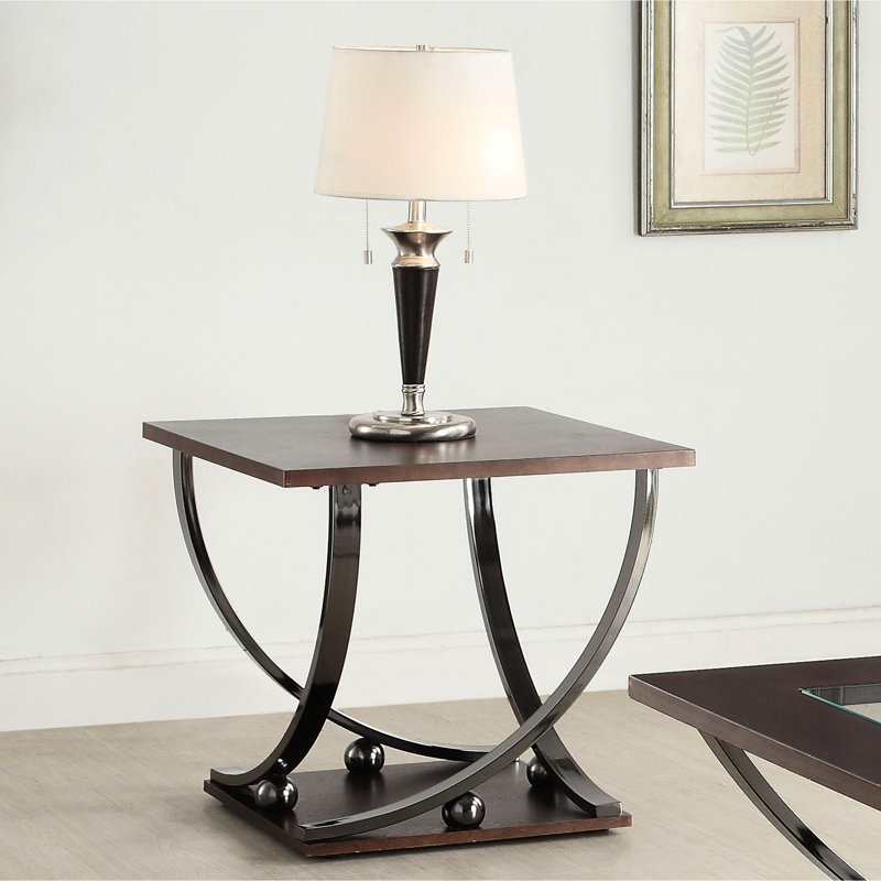 Table de bout moderne en nickel noir avec tablette - plateau de table carré et rangement inférieur de 25,5 pouces