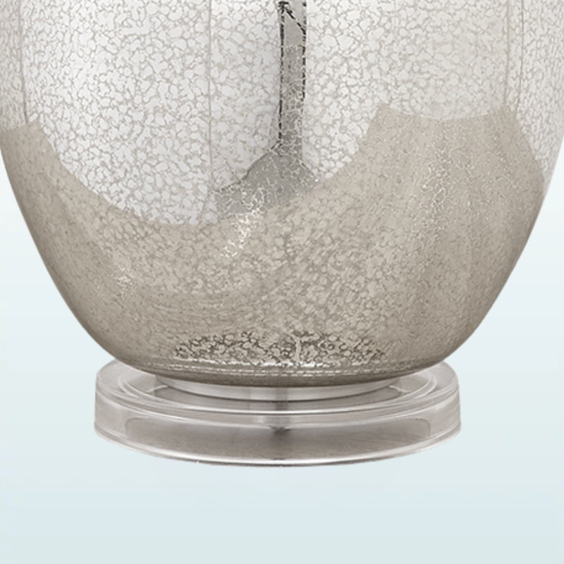 Lampe de table standard en verre avec abat-jour argenté et ivoire Felisa, H 25,73 po x l 14,86 po x P 14,86 po