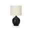 Lampe de table transitionnelle Belvara avec base en céramique noire et abat-jour en lin ivoire
