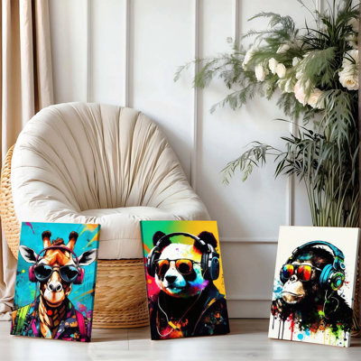 Ensemble de 3 affiches murales encadrées, toiles colorées représentant des animaux et de la musique : girafe, panda et singe avec casque et lunettes de soleil. Impressions pop art vibrantes pour la décoration du salon, de la chambre et de la maison. Peinture décorative abstraite moderne.