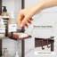Serviteur de douche en coin-451154860