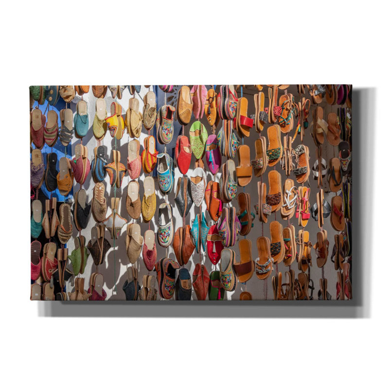«Moroccan Sandals On Canvas» par Richard, reproduction argentique, H 12 po x l 18 po x P 0,75 po