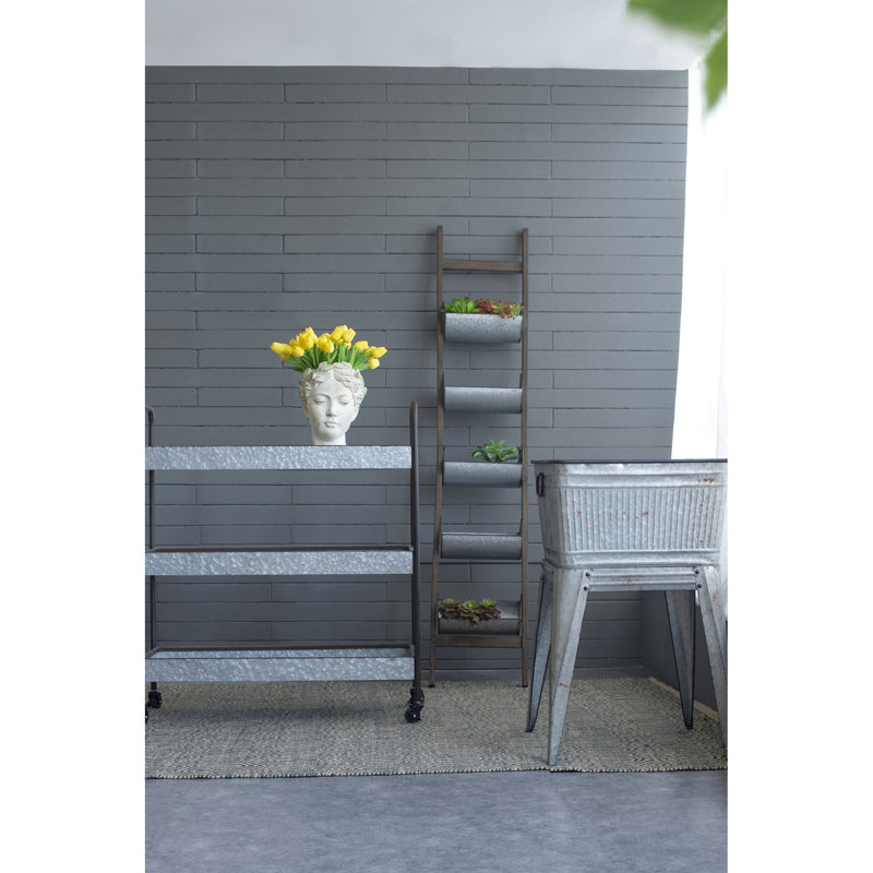 Grande baignoire galvanisée sur pied 20,5 po x 20,5 po x 21 po pour le divertissement et la décoration rustique avec détails de rivets