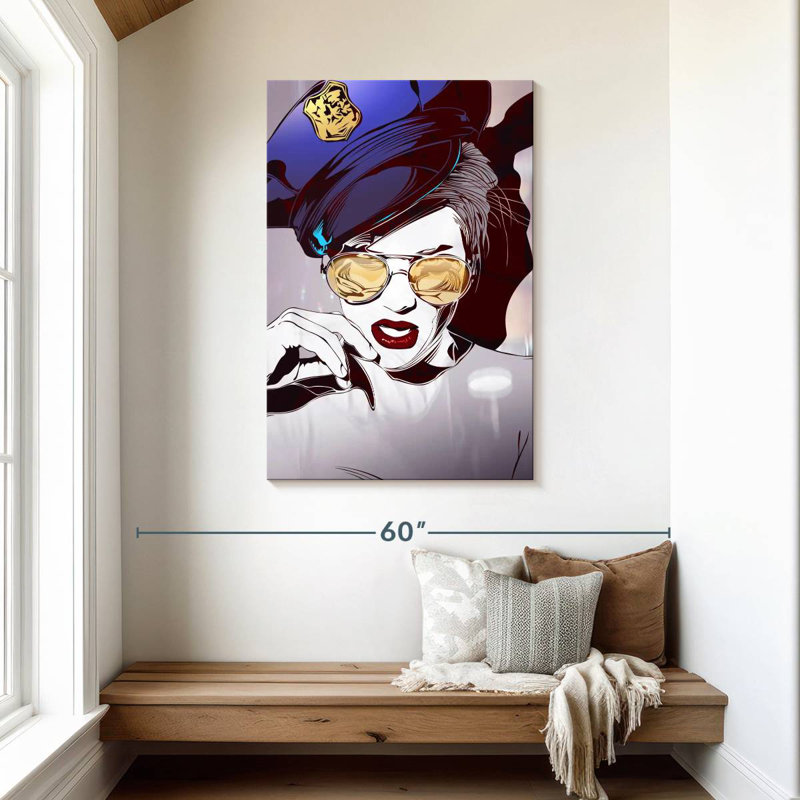 Leisha Babe Cop, H 45 po x l 30 po