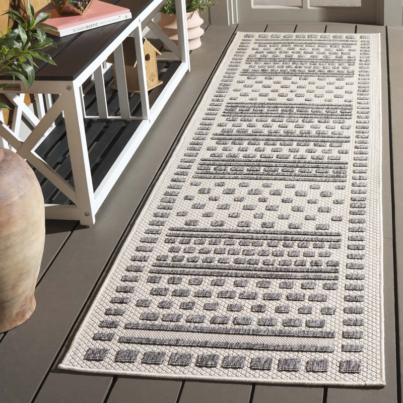 Gray Geometric Easy Care Stain-Resistant Runner Rug 2'3" x 8'