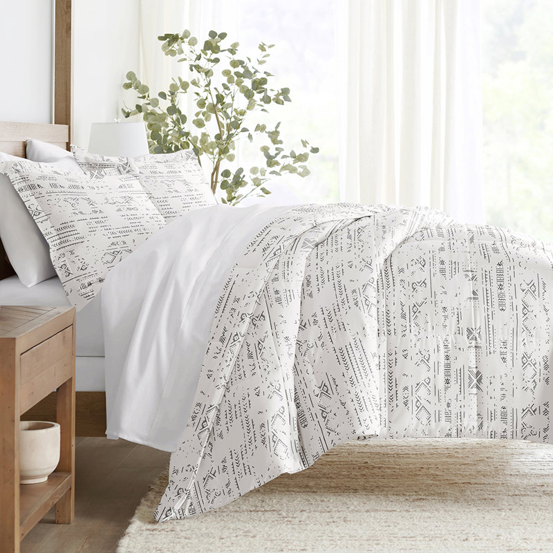 Comforter Set Patterned Microfiber All Season Down-Alternative Ultra Soft Bedding in Distressed Field
