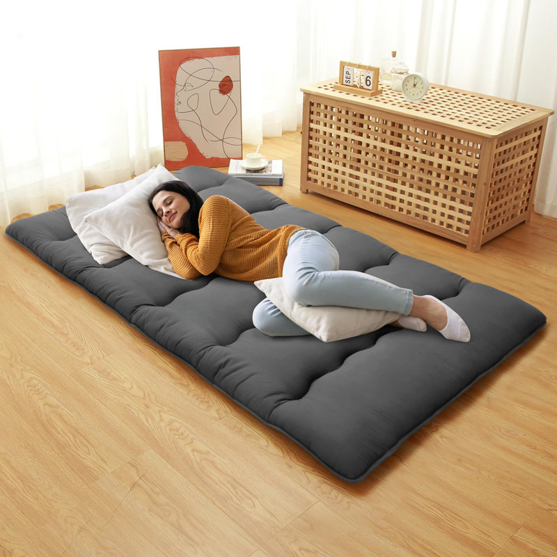 Matelas de futon japonais de 3 po d'épaisseur - Matelas à rouler Tatami, Matelas de camping portable pliable pour adultes - Lit d'invité ou tapis de voyage - Gris foncé, simple 39 x 80 po