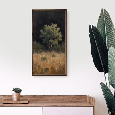 Champ d'herbe avec arbre