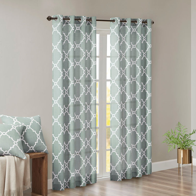 Panneau de rideau semi-transparent en polyester Stamatoula, Écume de mer / blanc, L 50 po x L 63 po