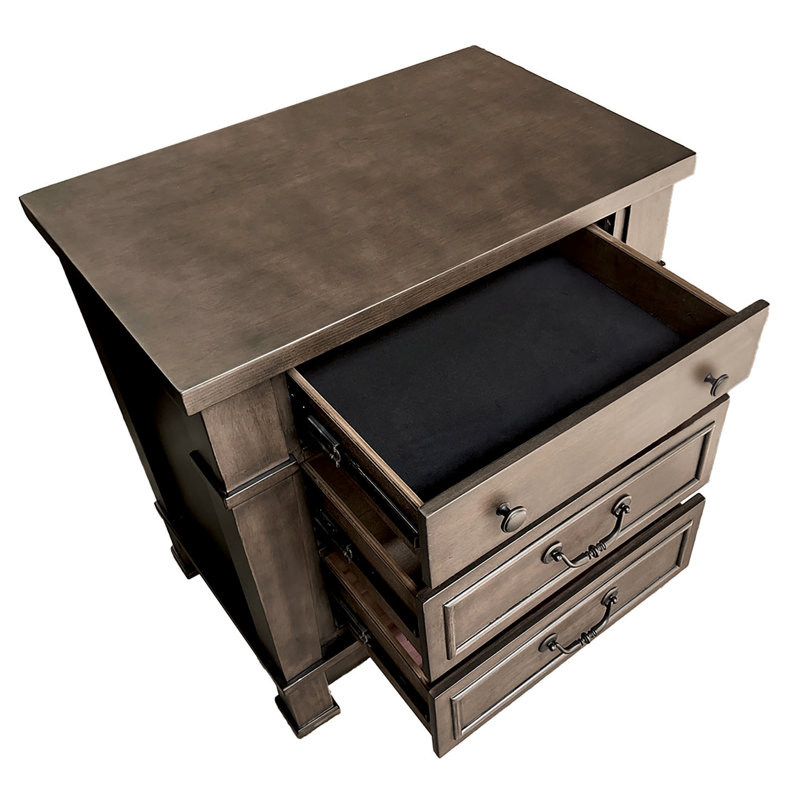 Table de chevet transitionnelle à 3 tiroirs en noyer foncé pour chambre à coucher avec tiroirs doublés de feutre et finition supérieure, fond en bois de cèdre