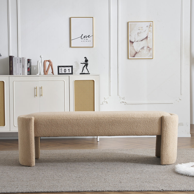 Élégant et simple banc de repose-pieds en forme de chameau clair