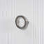 Armoire blanche pour divers environnements - portes, grand espace en blanc, avec trois supports solides et un grand rangement