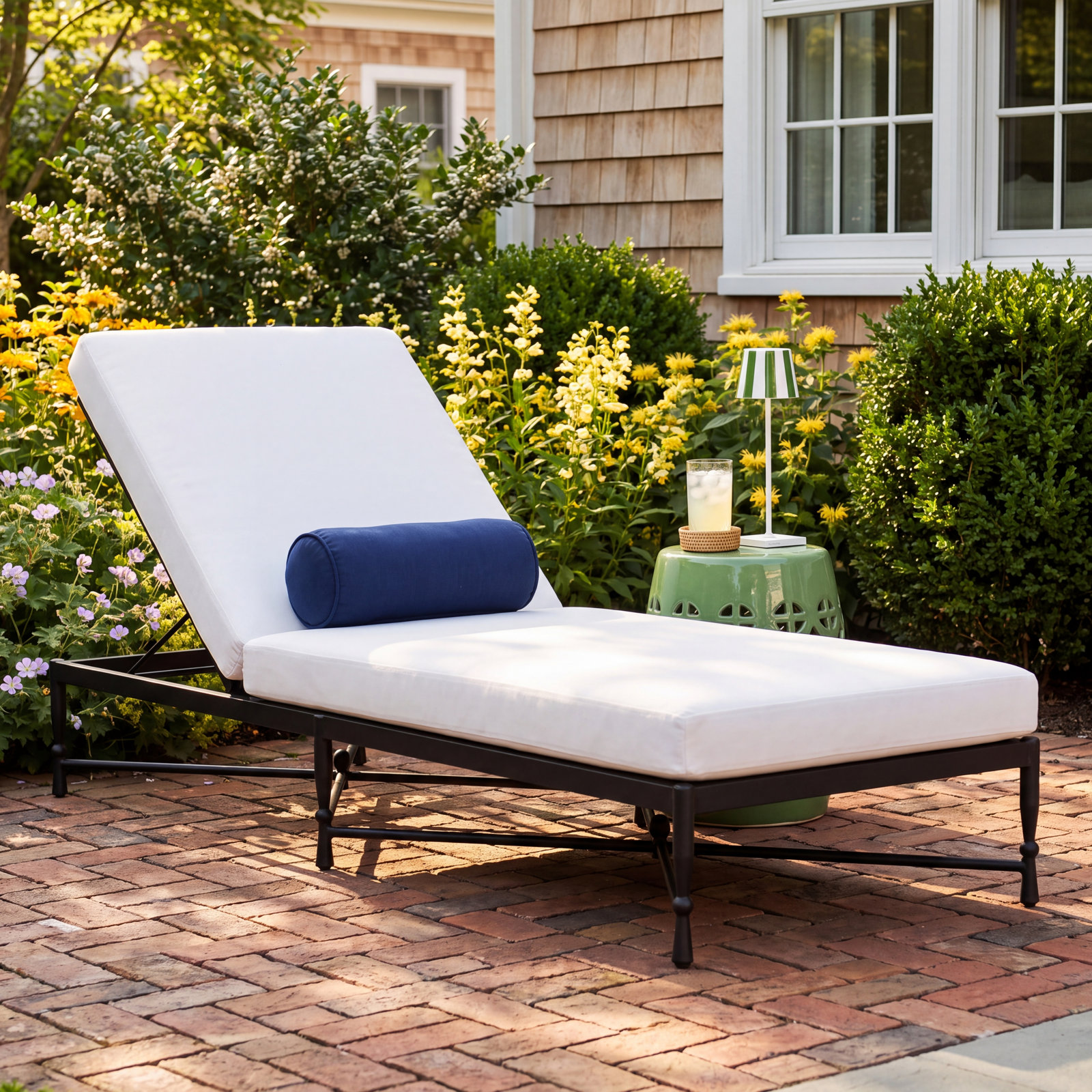 Breton Outdoor Chaise