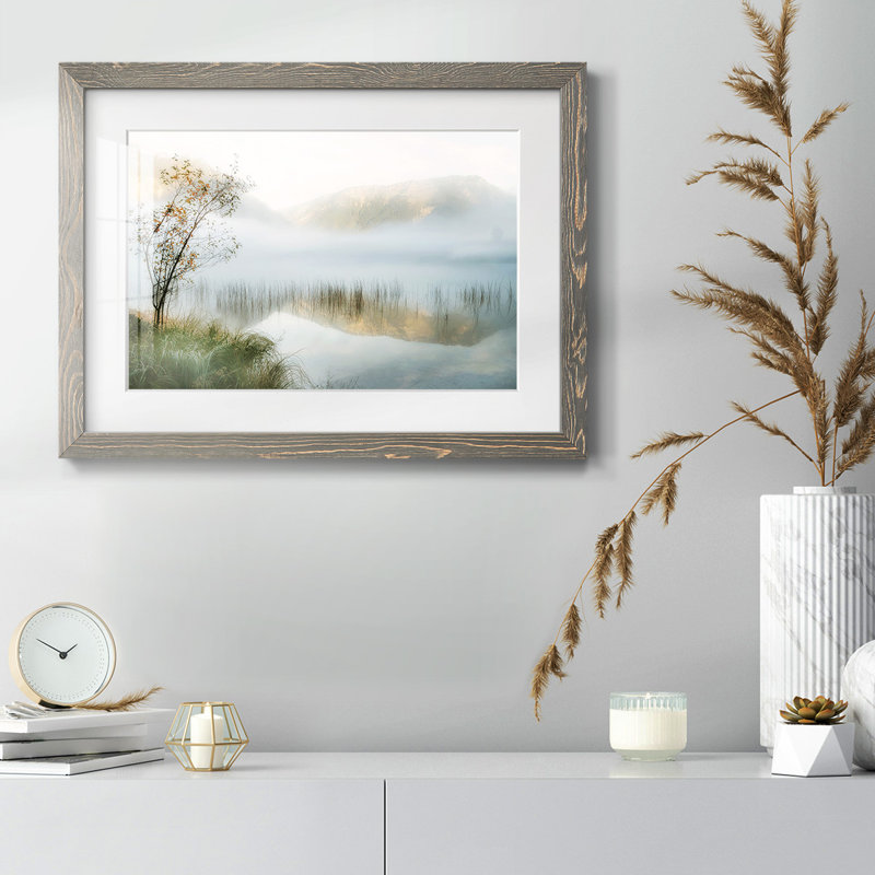 Golden Mirror of March, impression sur papier encadrée, H 22 po x l 32 po x P 1,5 po, Gris