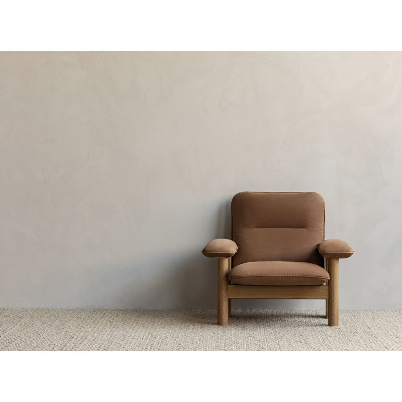 Brasilia Lounge Chair, Dunes 21004 Camel Genuine Leather, Natural Oak