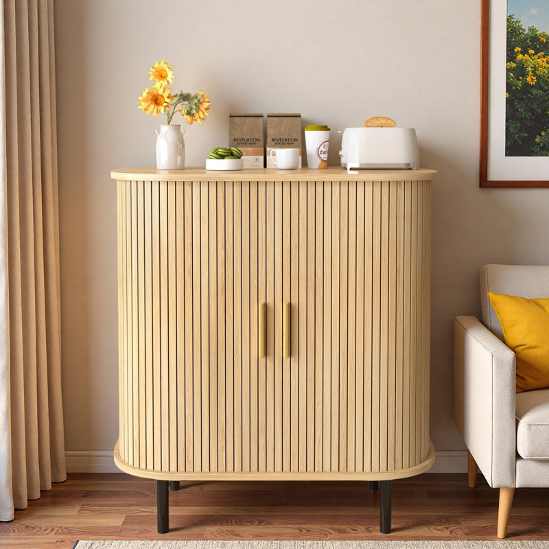 Armoire à vin cannelée avec support à vin à 8 grilles, 5 tablettes réglables à 5 niveaux, 2 porte-verres, 4 espaces de rangement cachés et portes coulissantes