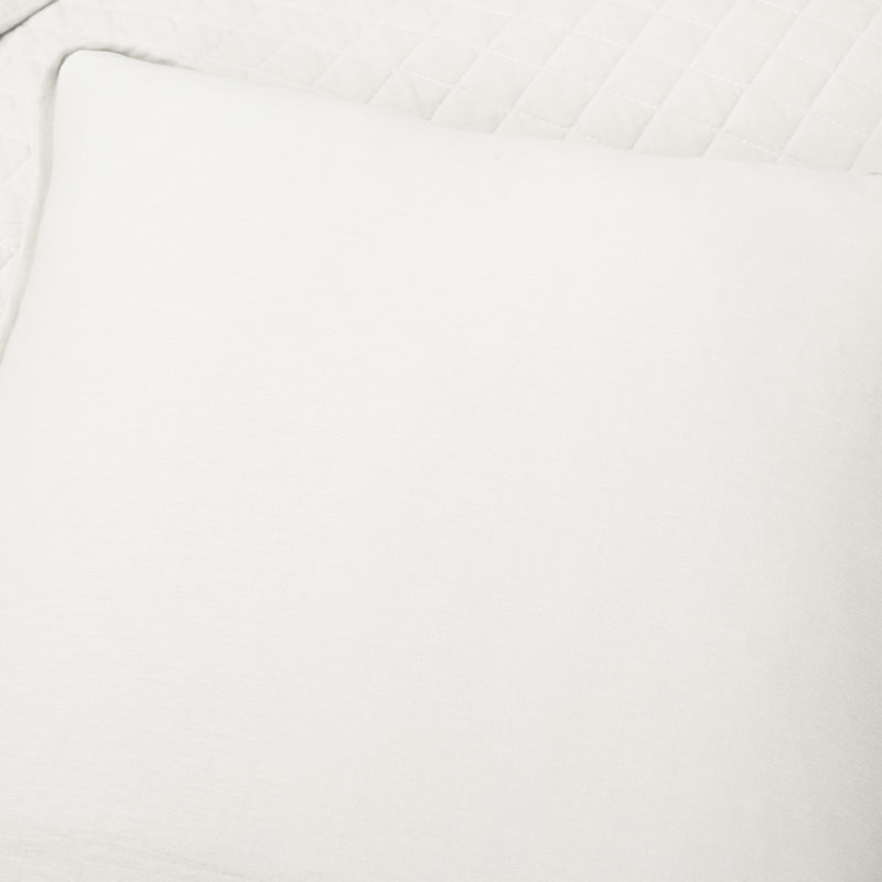Ava Diamond Standard Cotton Modern & Contemporary Quilt Set, California King Quilt + 2 King Shams, White