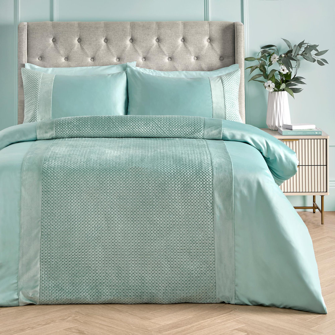 Iras Polyester No Pattern Duvet Cover Set with Pillowcases Included