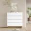 Commode de rangement moderne sans poignée à 4 tiroirs avec pieds en bois naturel massif, finition blanche