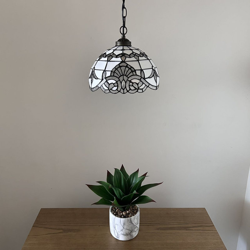 Luminaire suspendu Kliffa Tiffany en verre coloré blanc de style baroque inclus l 12 po x P 12 po x H 60 po