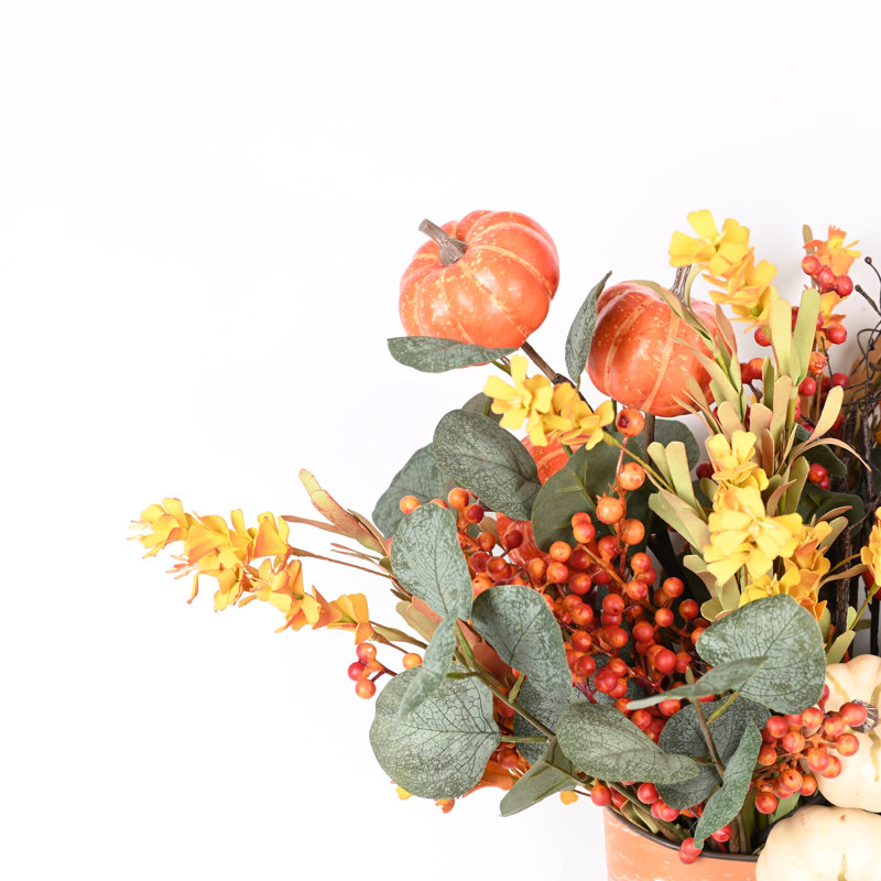 Arrangement artificiel de fleurs de citrouille en automne