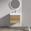 Meuble-lavabo de salle de bain de style Mid-Century moderne, style chêne brut, lavabo blanc, tiroirs silencieux, finition à base d'eau de qualité E0, drainage en forme de U, panneau de grille flottant mural d'une capacité de 330 lb, fermeture en douceur E1