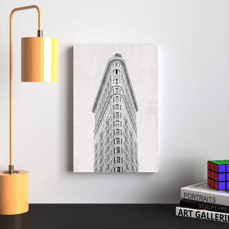 «Flatiron Building NYC» par Wild Apple Portfolio - reproduction de photo, H 18 po x l 12 po