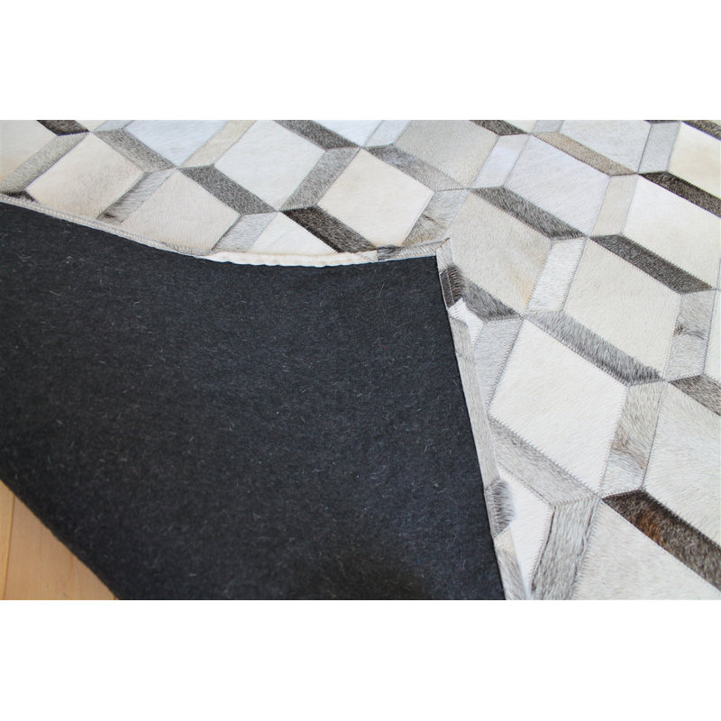 Area Cowhide Geometric Area Rug in Gray/Cream, Rectangle 6' x 9'