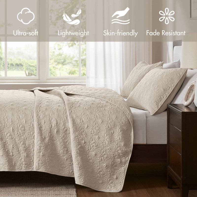 Quebec Reversible Bedspread Set, King Bedspread + 2 King Shams, Cream
