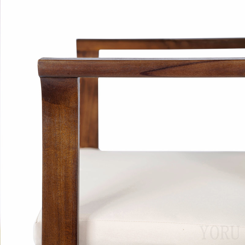 Ensemble de 4 chaises de salle à manger d'extérieur avec accoudoirs courbés en bois d'acacia, finition brune et coussins crème