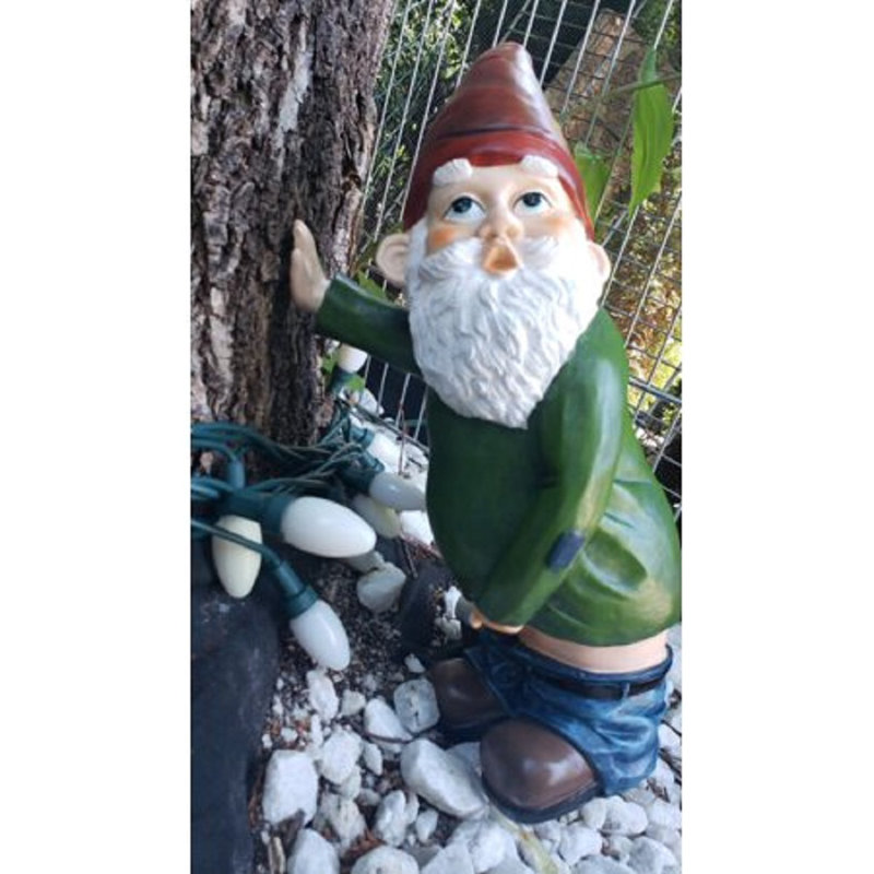 Figurine 12 "Gnomes Peeing